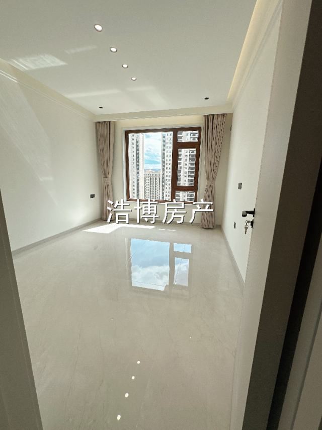 七號(hào)公館電梯房14樓