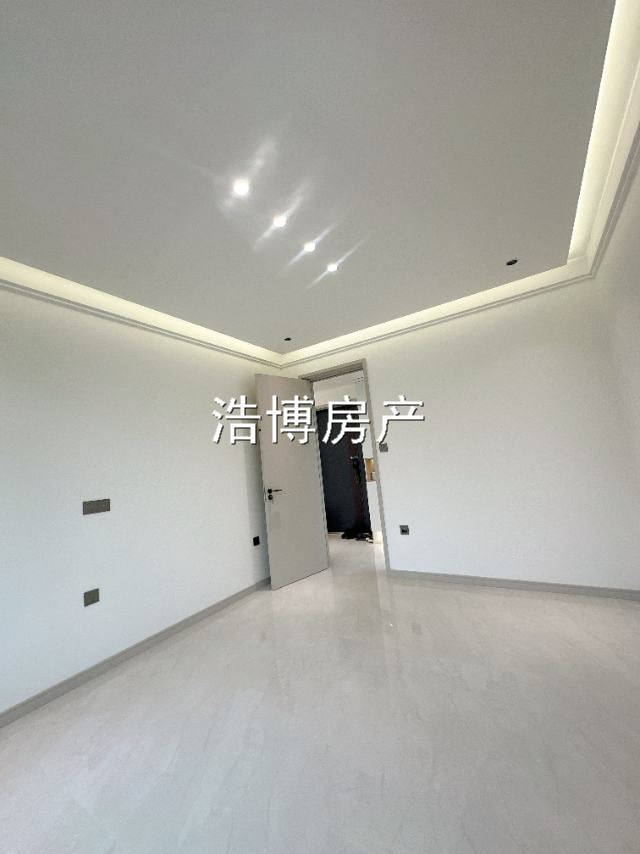 七號(hào)公館電梯房14樓