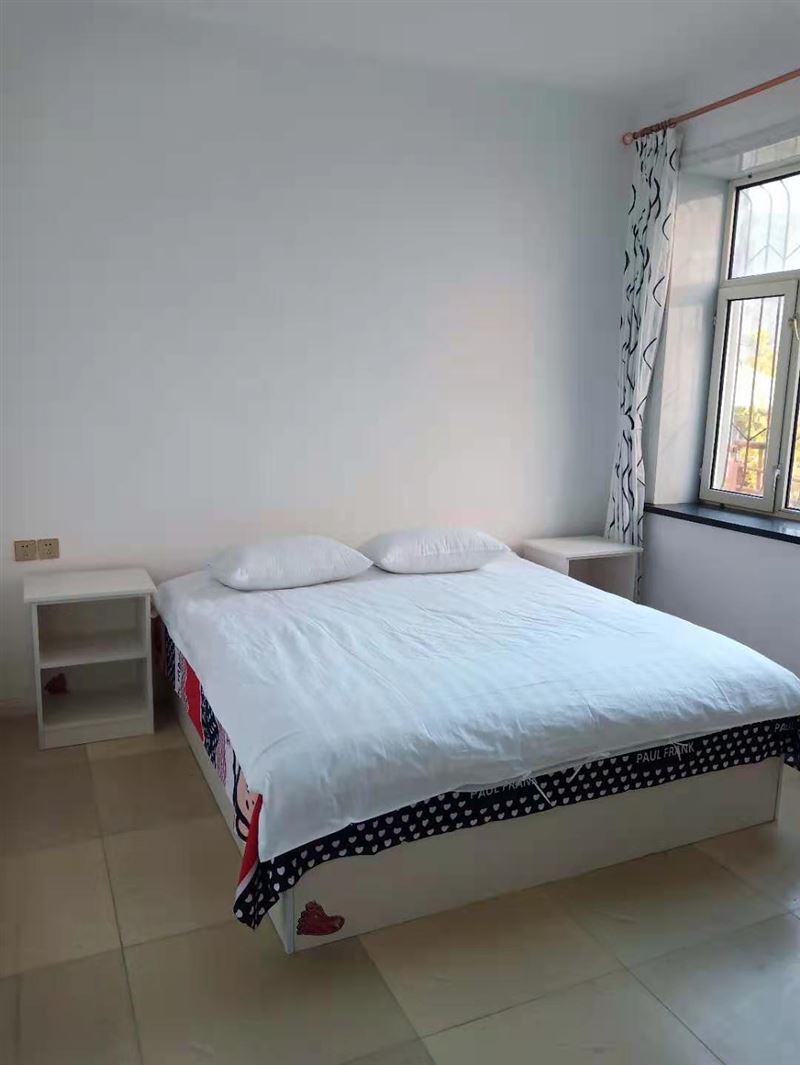 出賣茄子河商貿(mào)城西側(cè)金葉賓館