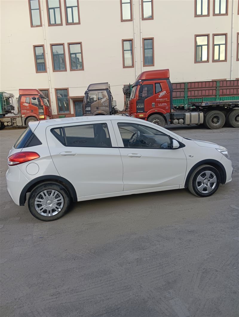 17年寶駿310手動(dòng)高配