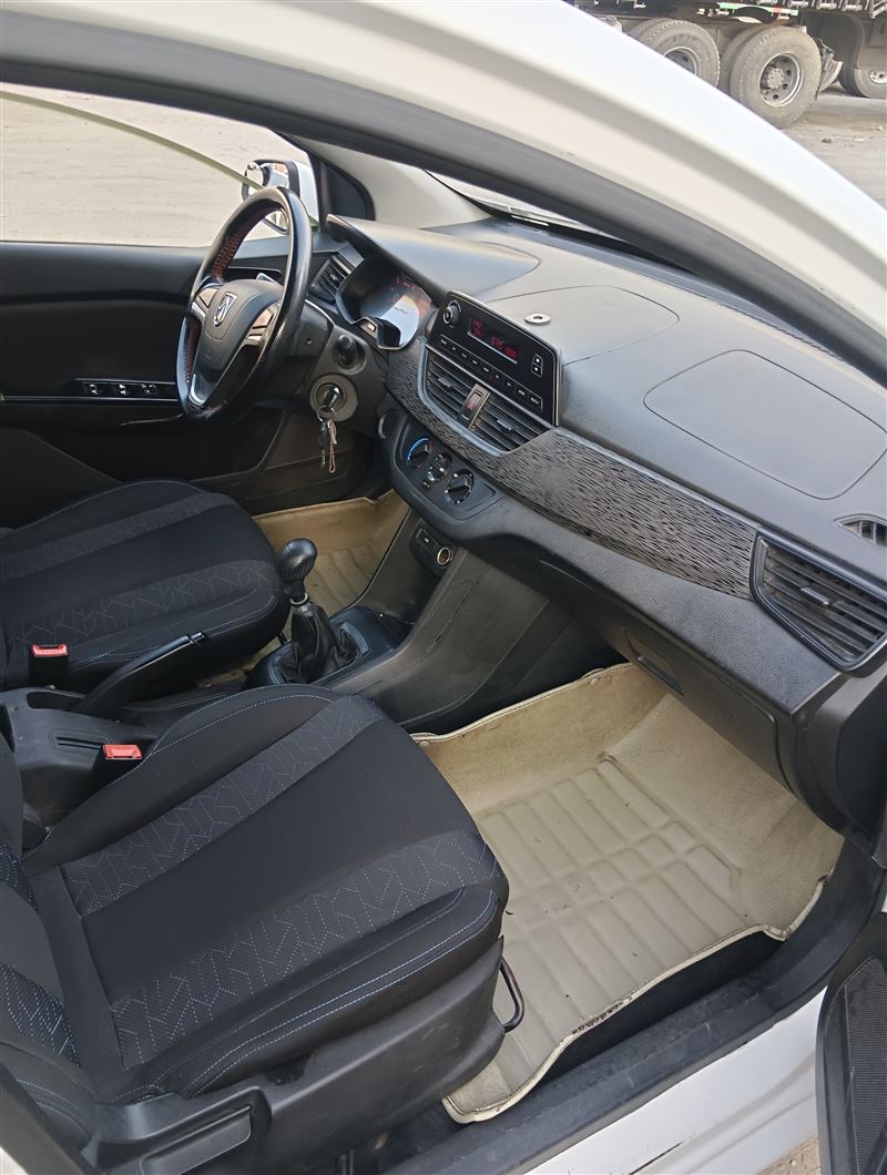 17年寶駿310手動(dòng)高配