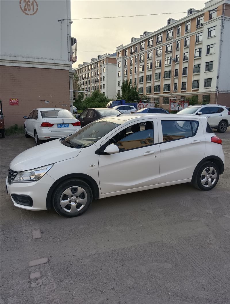 17年寶駿310手動(dòng)高配