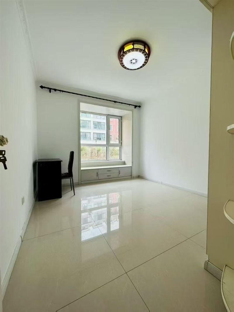 首付6萬元 九九嘉園學(xué)區(qū)房 2室一廳二樓 簡裝82.5 南北通透