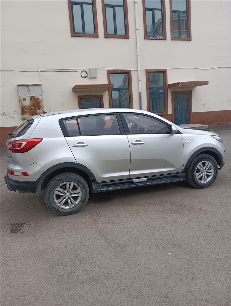 11年起亞智跑手動(dòng)高配原值13萬(wàn)