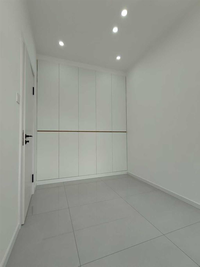 出售 逸夫中學(xué)旁