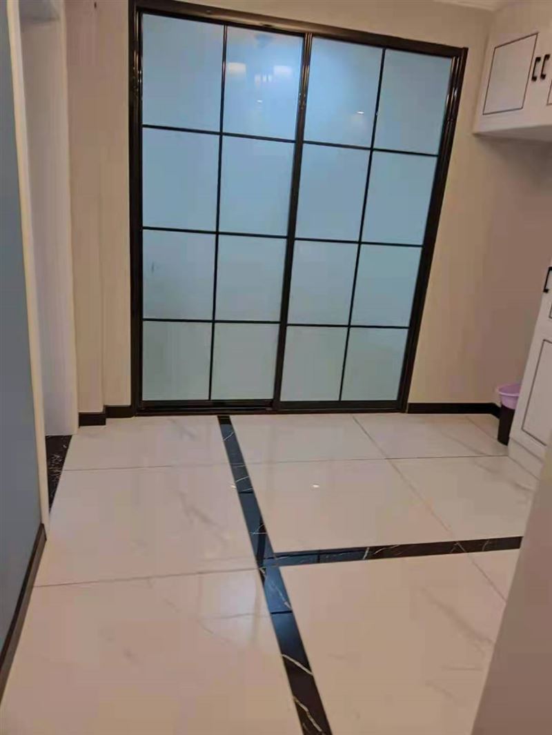 瓦工。測漏水