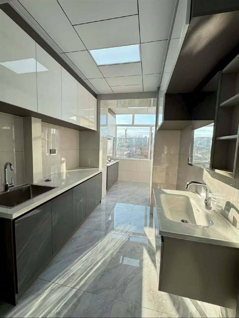 十中十小學(xué)區(qū)房首付6萬(wàn)元 新富樓2室 18.8萬(wàn)