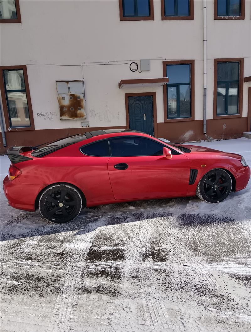 現(xiàn)代勞恩斯酷派自動擋高配原值30萬