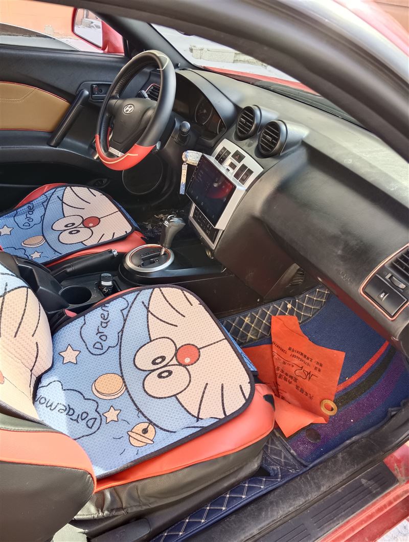 現(xiàn)代勞恩斯酷派自動擋高配原值30萬