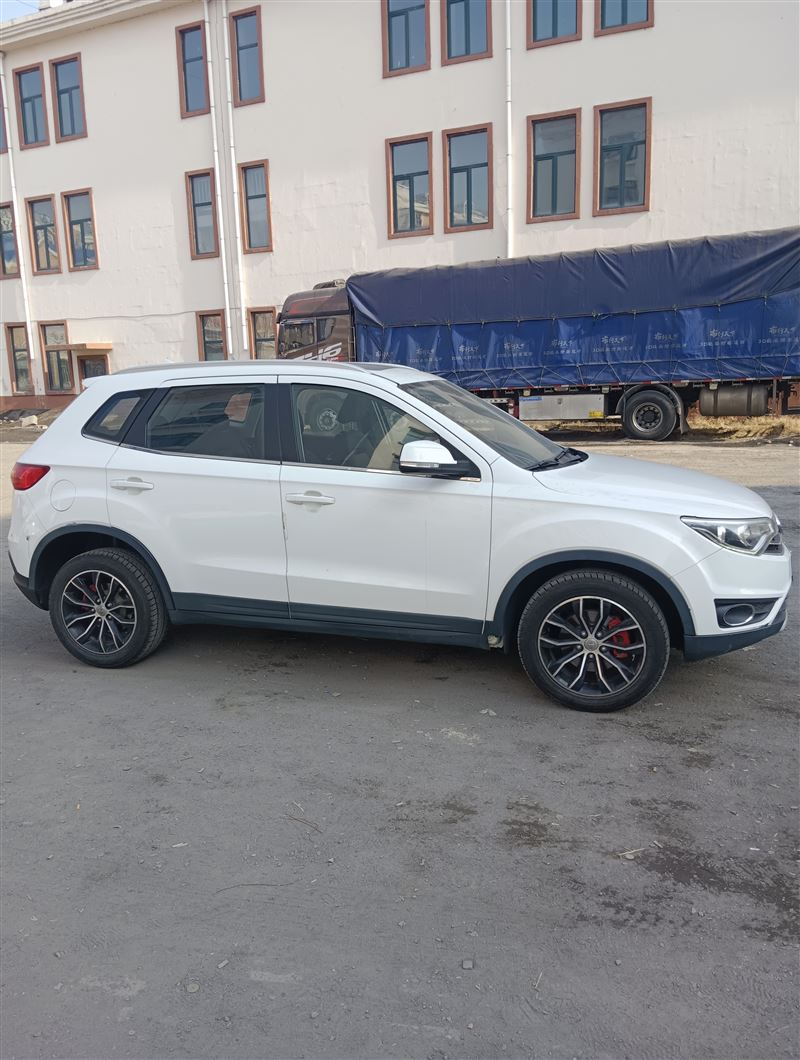 17年一汽森雅R7手動高配