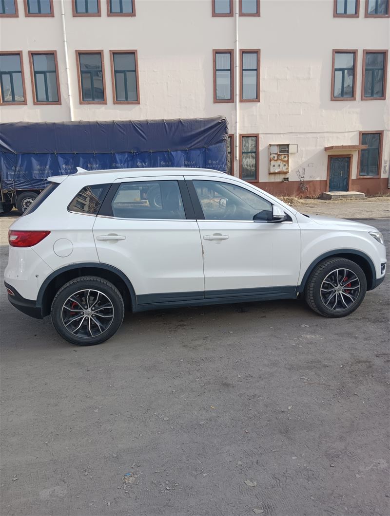 17年一汽森雅R7手動高配