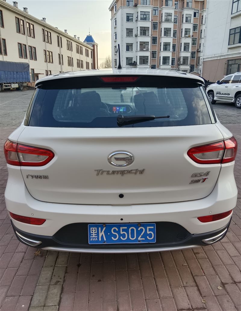 16年廣汽gs4手動高配原值14萬