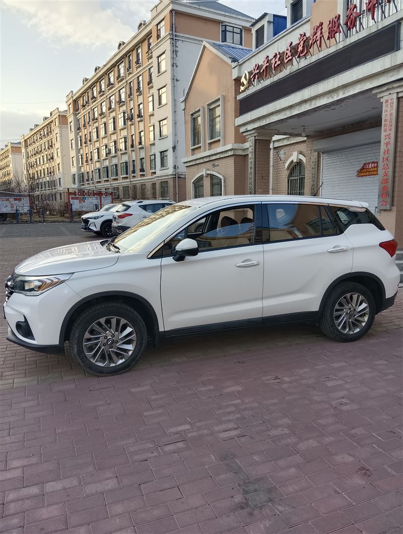 16年廣汽gs4手動高配原值14萬