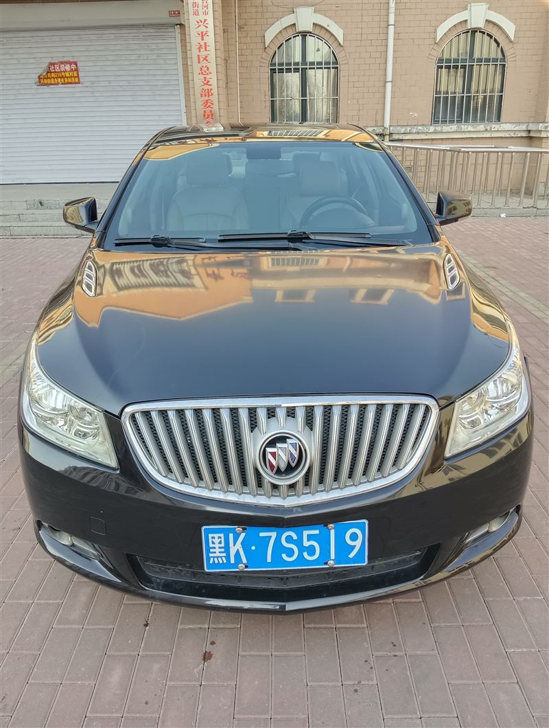 11年別克君越自動(dòng)擋高配原值20萬(wàn)