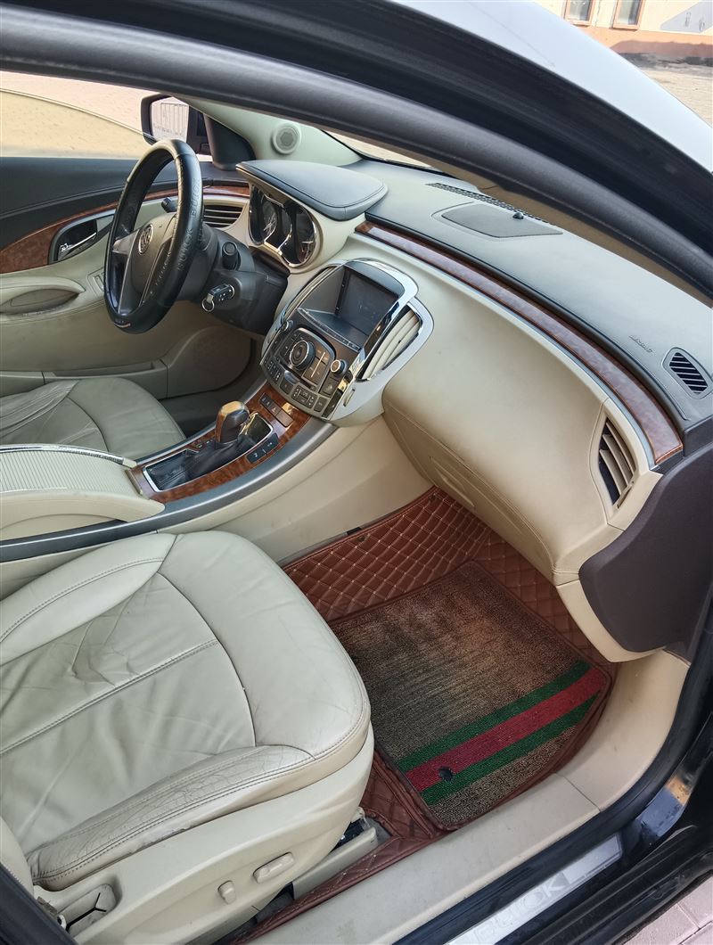 11年別克君越自動(dòng)擋高配原值20萬(wàn)