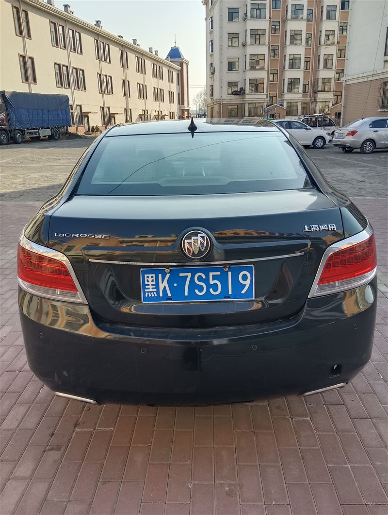 11年別克君越自動(dòng)擋高配原值20萬(wàn)