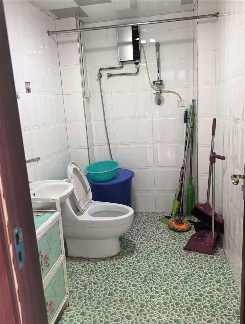 歐洲新城6樓67平18.5