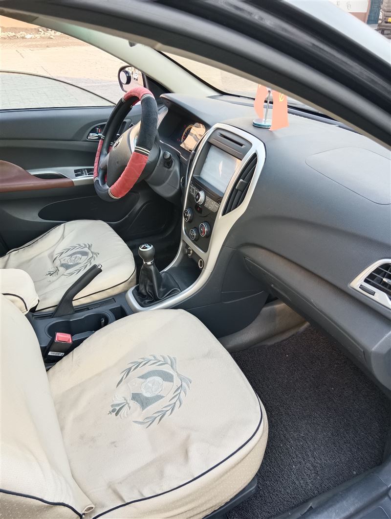 15年比亞迪f3手動(dòng)高配新款