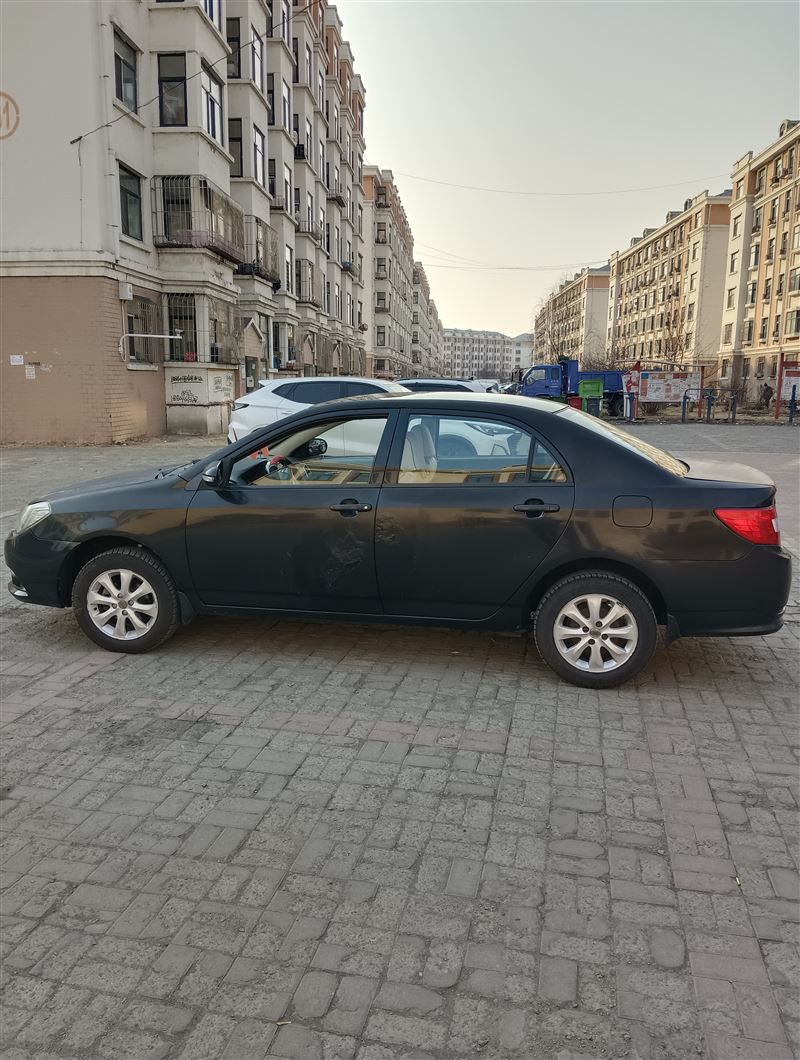 15年比亞迪f3手動(dòng)高配新款