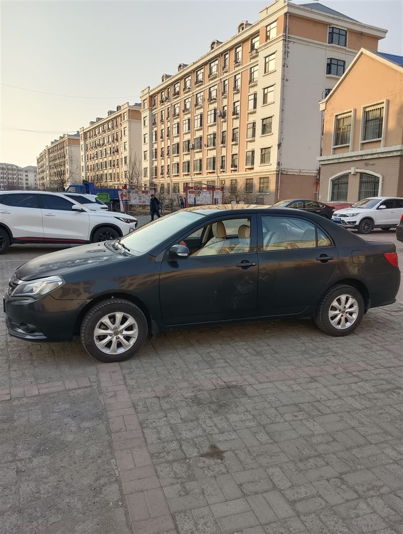 15年比亞迪f3手動(dòng)高配新款