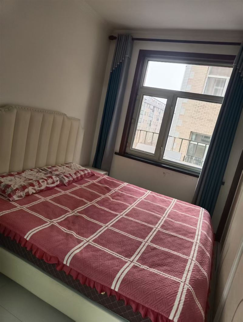 歐洲新城3樓1房1廳出租