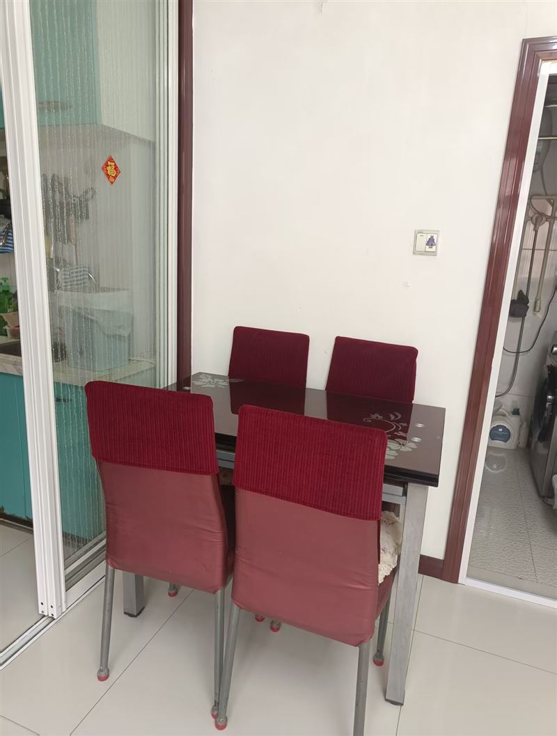 歐洲新城3樓1房1廳出租