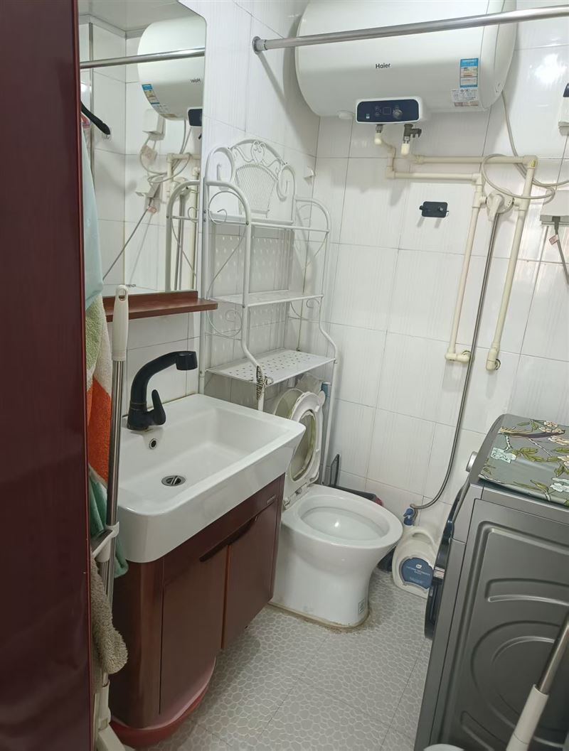 歐洲新城3樓1房1廳出租