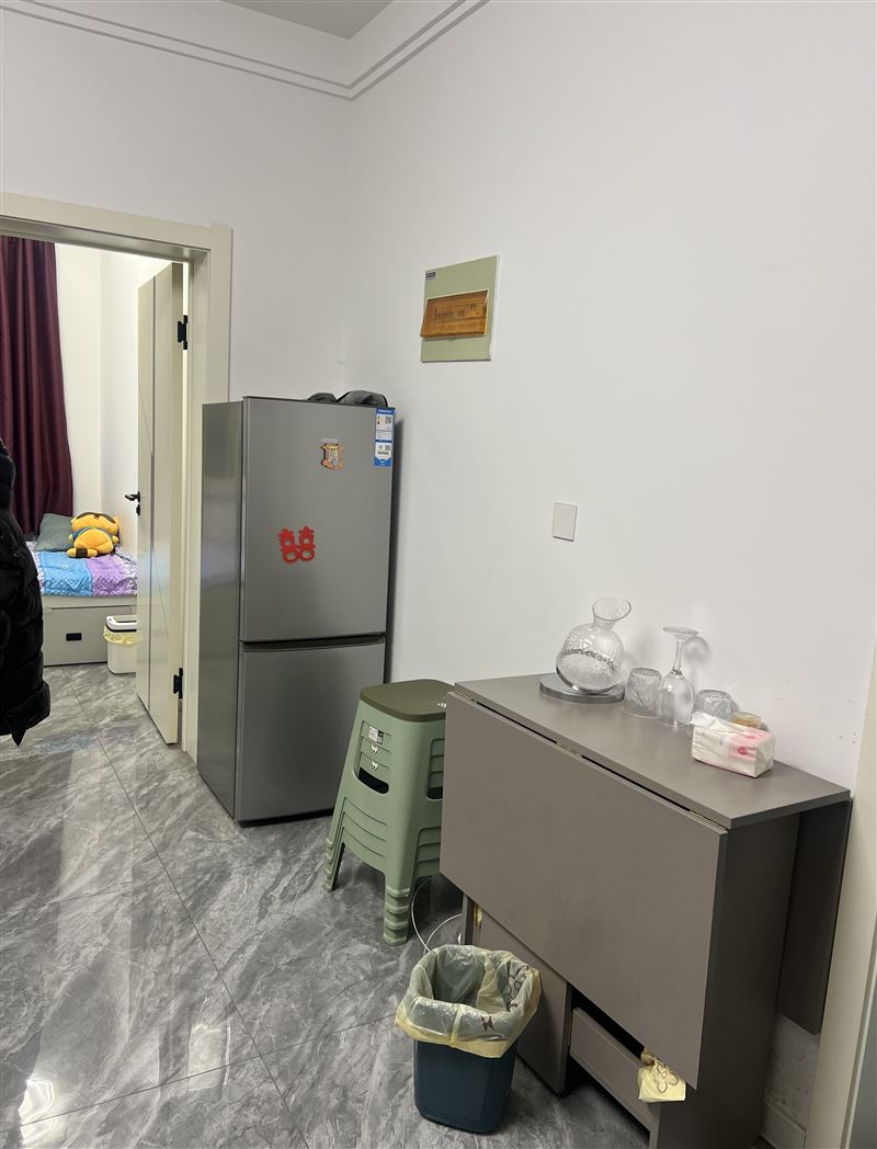 茄子河富貴園小區(qū)6樓出售