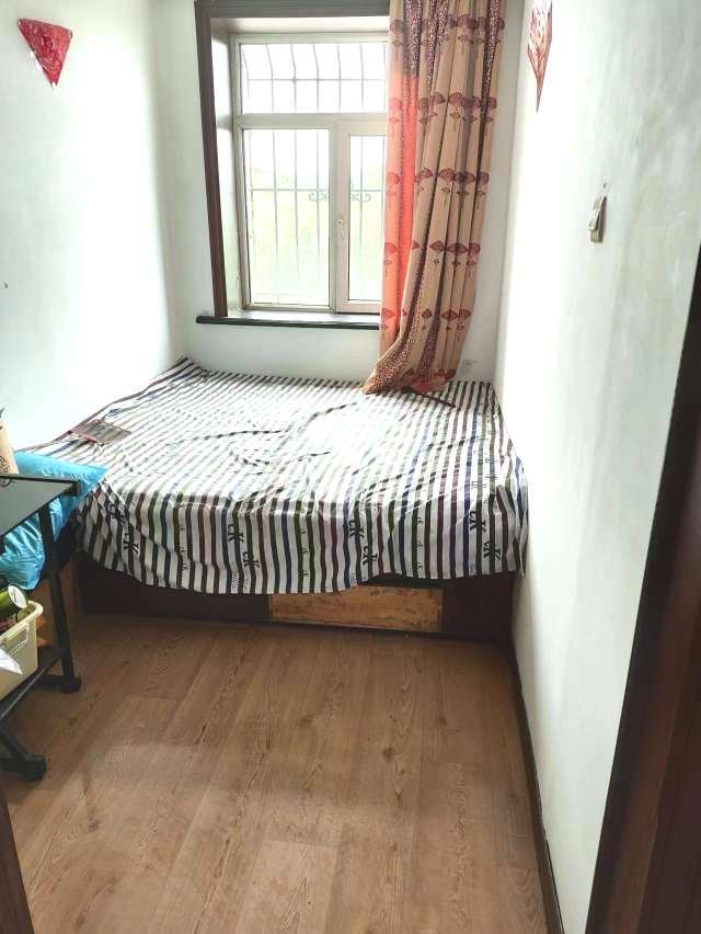 出售萬(wàn)寶小區(qū)4樓