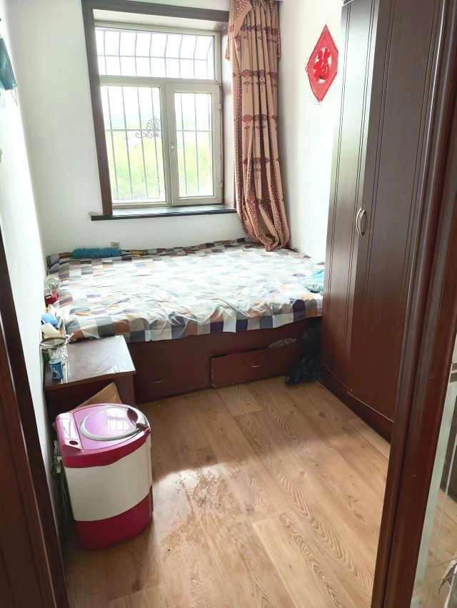 出售萬(wàn)寶小區(qū)4樓