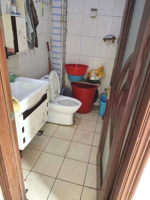 出售萬(wàn)寶小區(qū)4樓