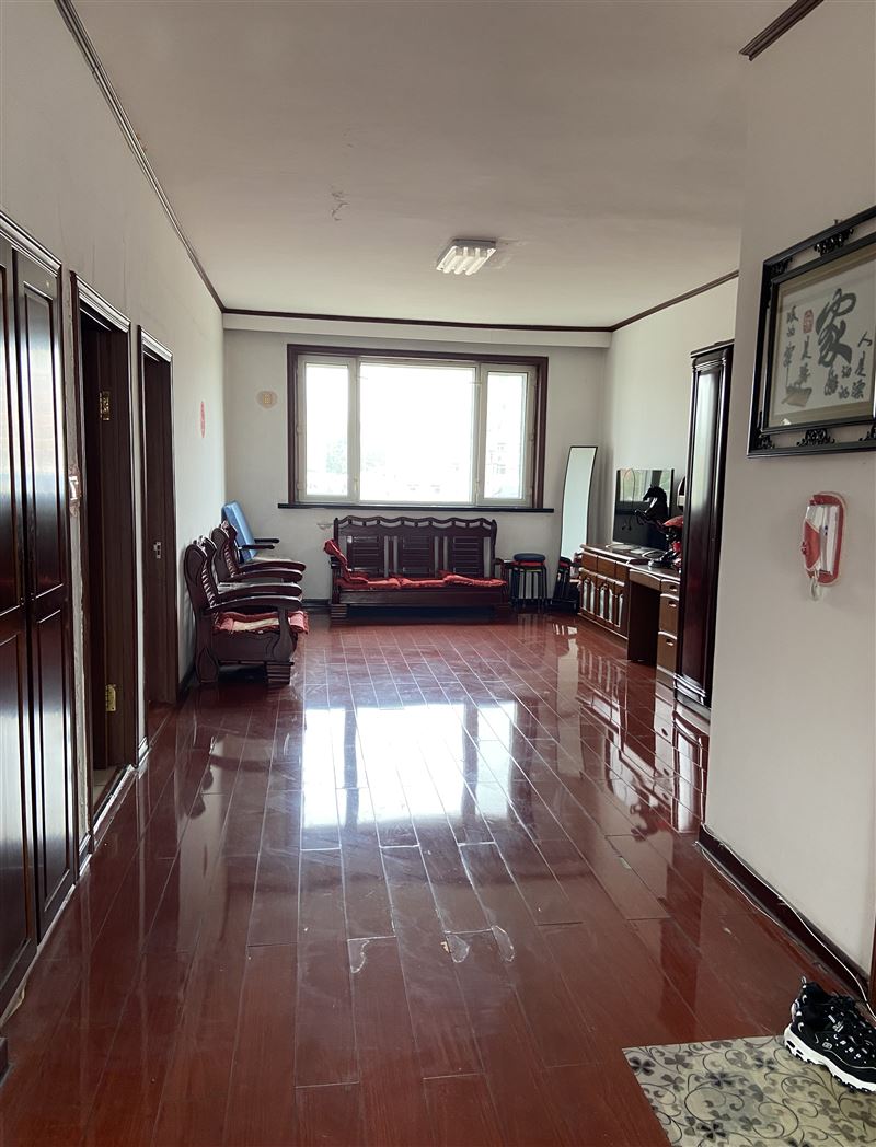 吉賣萬寶一號(hào)樓五樓