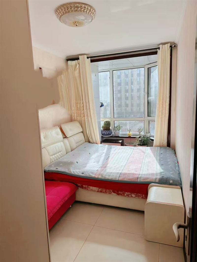 東方名苑5樓急售