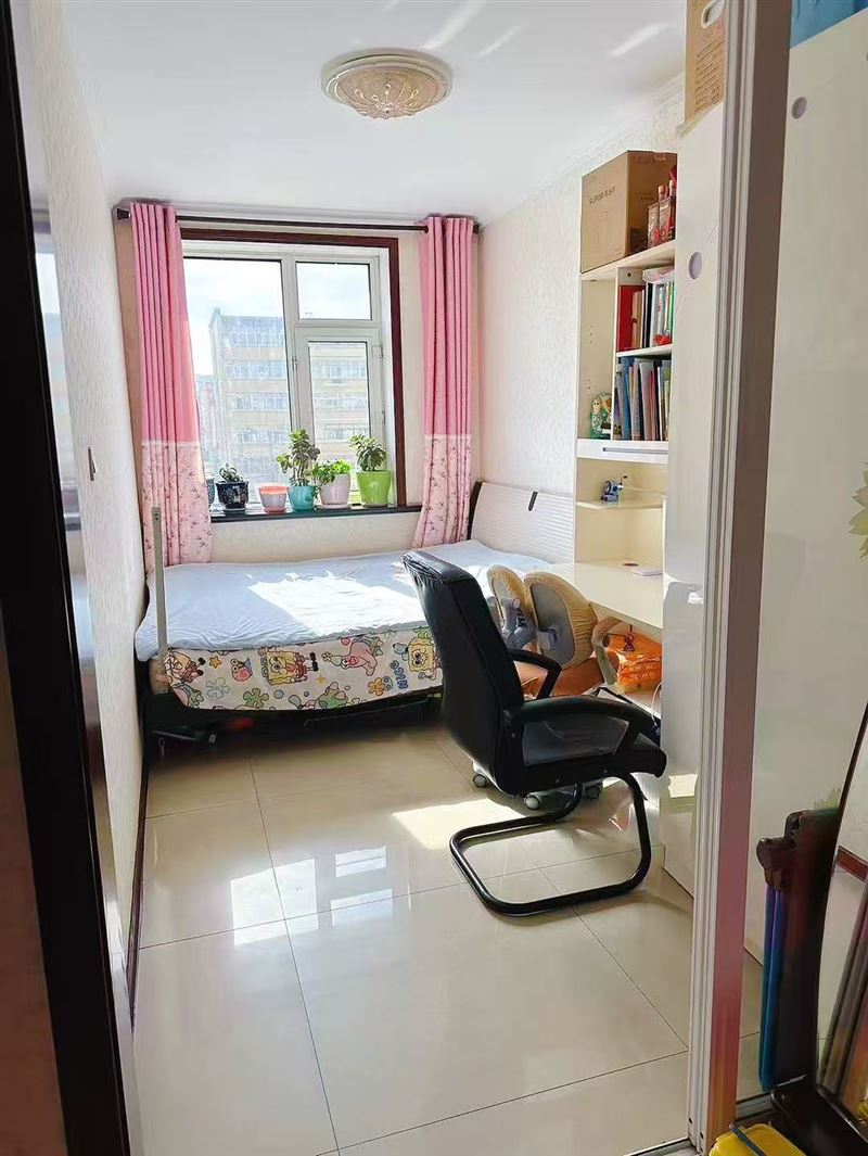 東方名苑5樓急售